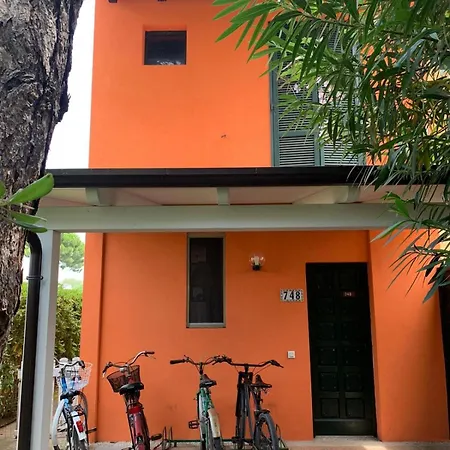 Casa 748 *